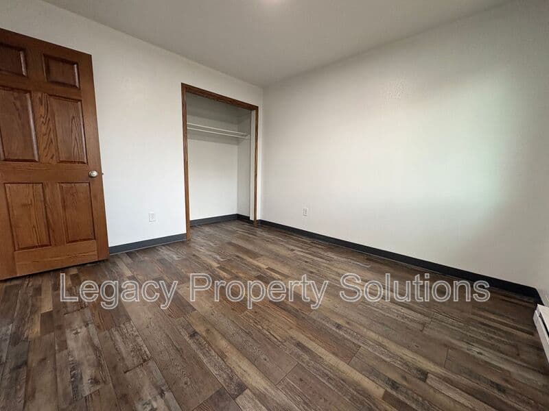 Center House: 217 North Lakota Ave