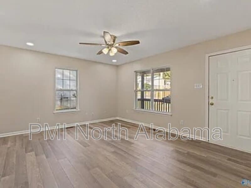 Huntsville House: 3103 Sonya Drive Northwest