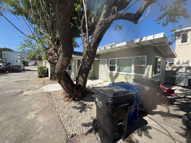 Glendora House: 634-638 E Lemon Ave