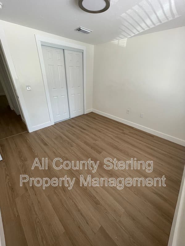 Lake City Apartment: 201 SE Beech Street