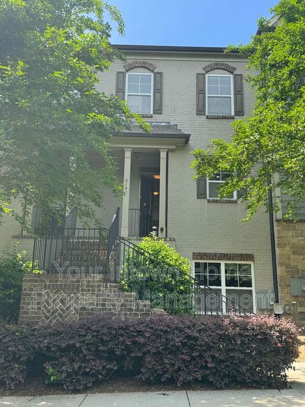Atlanta House: 2141 Havenwood Trl NE