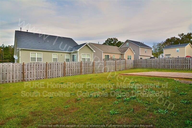 Chapin House: 162 Whispering Oak Ln
