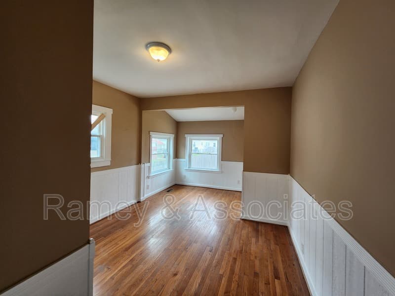 Louisville House: 3635 Taylor Blvd