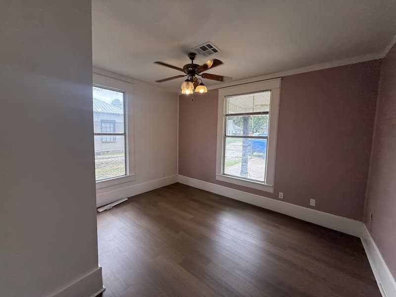 Ada House: 736 E 8th