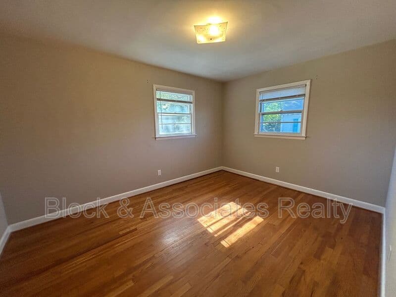 Kernersville Condo: 834 Graves St.