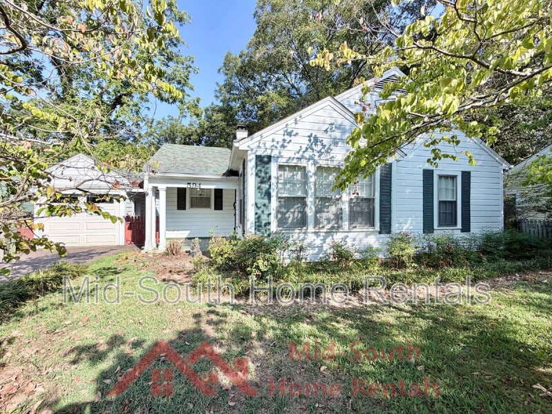 Memphis House: 594 South Graham Street