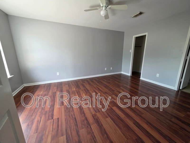 Houston House: 10242 Revelstoke Drive