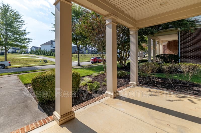 Oak Ridge House: 121 Hatleyberry St