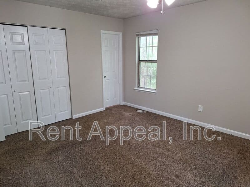 Decatur House: 3839 Valpariso Cir