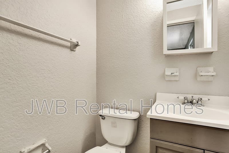 Jacksonville House: 3837 Nancy St