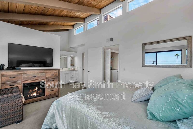 Redondo Beach Condo: 420 Palos Verdes Blvd