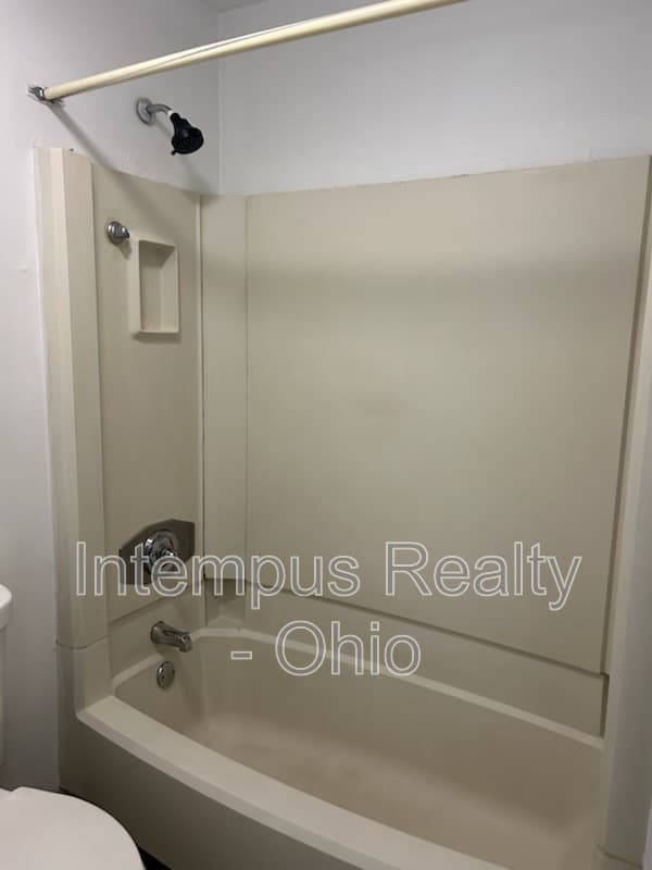 Boardman Condo: 794 Kentwood Dr