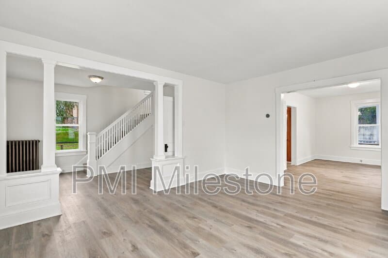 Hagerstown House: 423 E Washington St