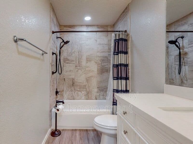 Albuquerque House: 8705 Silvercrest Ct NW