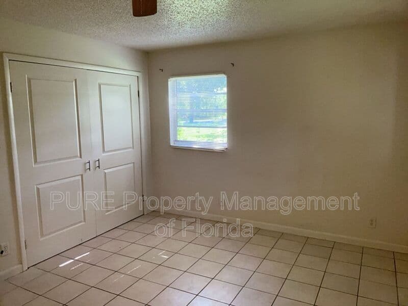 Ocala House: 5714 SE 4th Street
