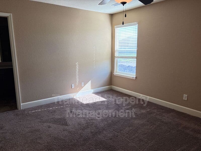 Kansas City House: 3929 NW 94th St