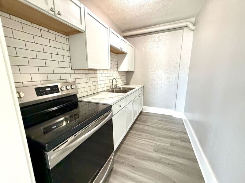 Huron House: 546 Dakota Ave S
