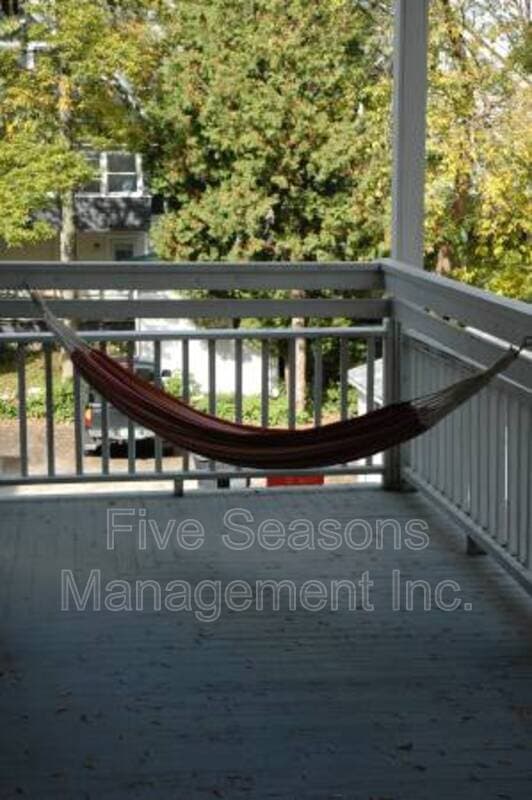 Burlington Condo: 8 Greene St - 1