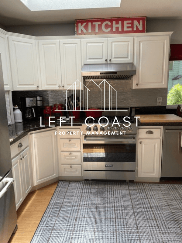 Lincoln City House: 1545 Northeast Regatta Way