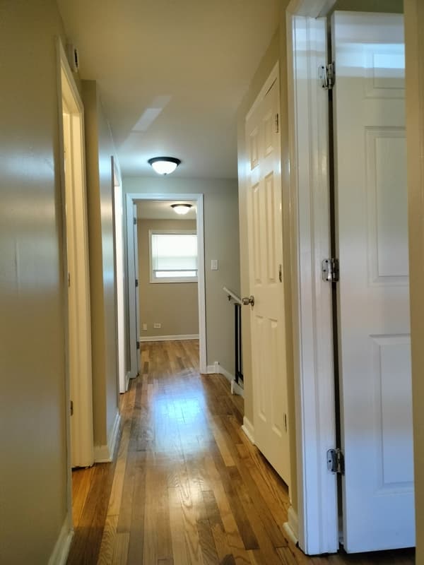 Chicago House: 2011 E 78th St