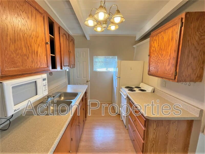 Mountain View Condo: 1082 Washington Street