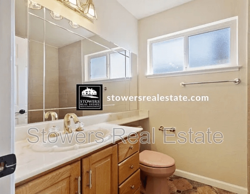 Livermore House: 5461 Arlene Way