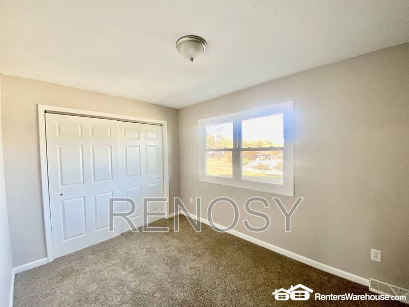 Des Moines House: 4924 Madison Ave