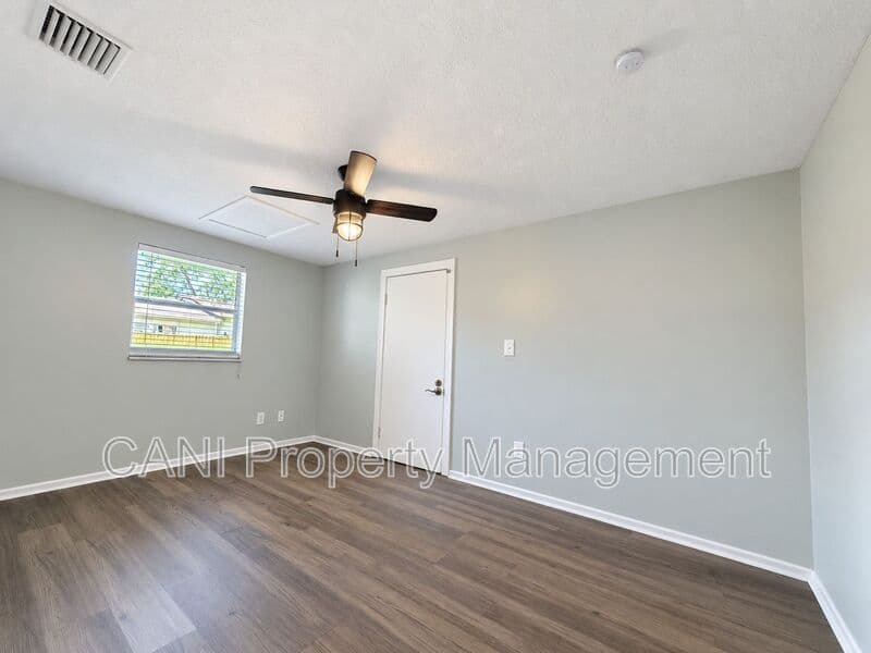 Longwood Condo: 326 East Palmetto Avenue