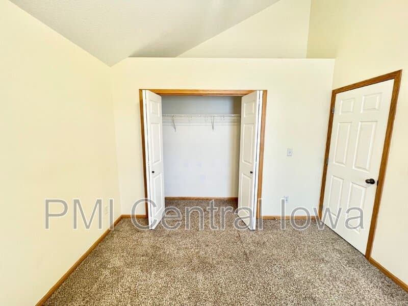 Ankeny Townhome: 1262 SE Village View Ln