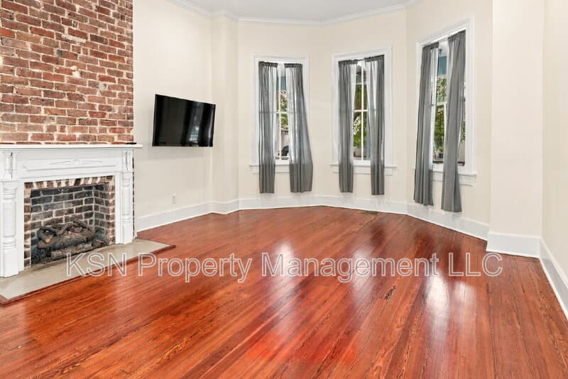 Savannah Condo: 216 West Park Avenue