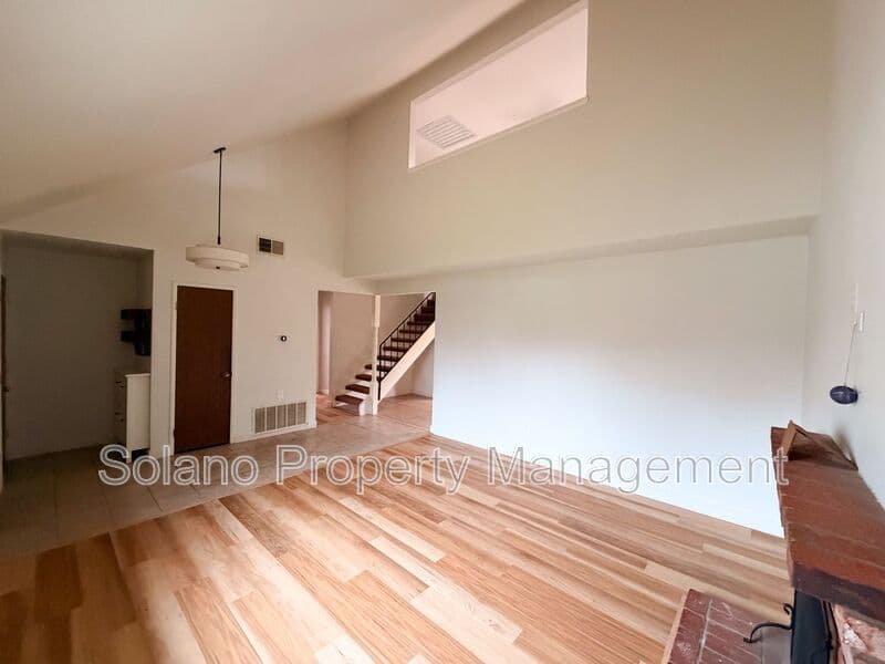 Dixon House: 950 Pembroke Way