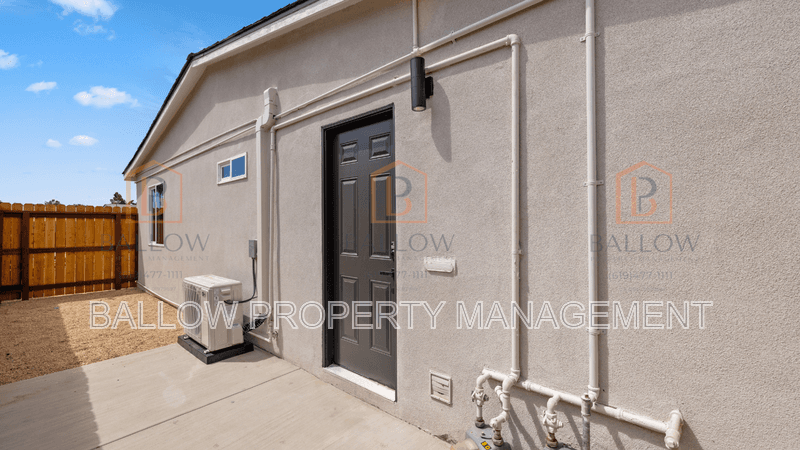 San Diego House: 4880-82 Cole Street