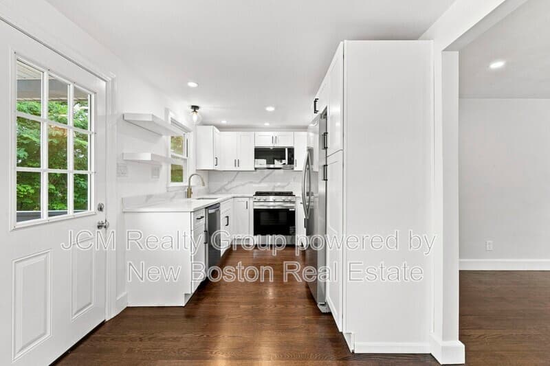 Hyde Park House: 7 Franklin St
