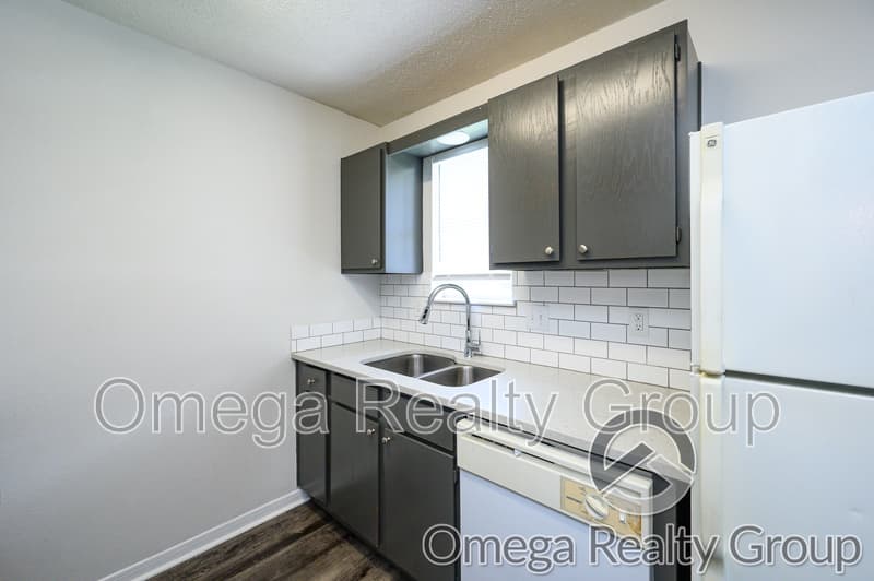 Columbiana Condo: 100 Egg And Butter Rd
