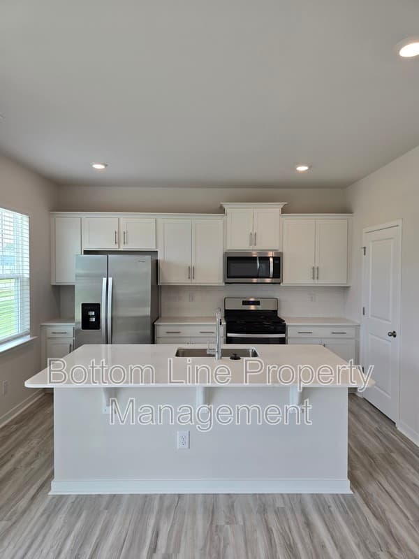 Monroe House: 549 Blackpool Ct
