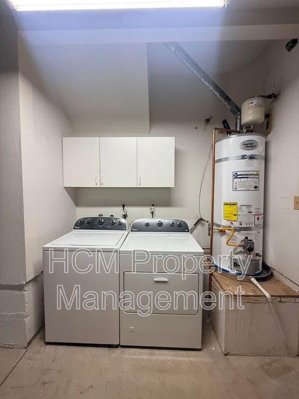 Anaheim House: 7776 E Portofino Ave