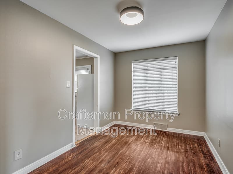 The Village House: 1724 Churchill Way