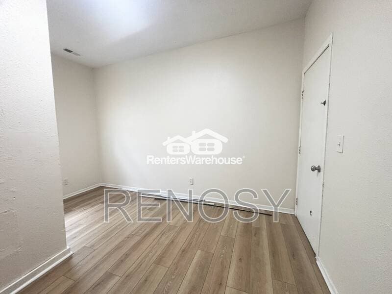 West Des Moines Condo: 228 1st St