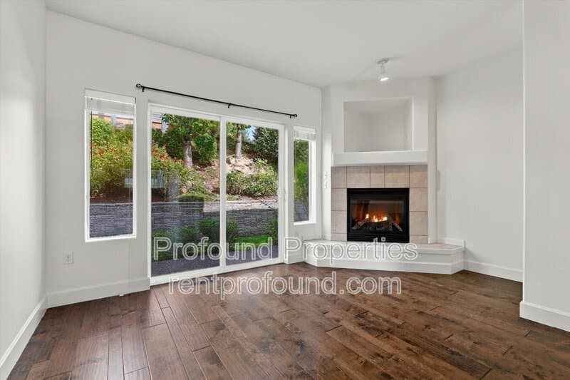 Beaverton Condo: 8630 SW 147th Terrace - 103