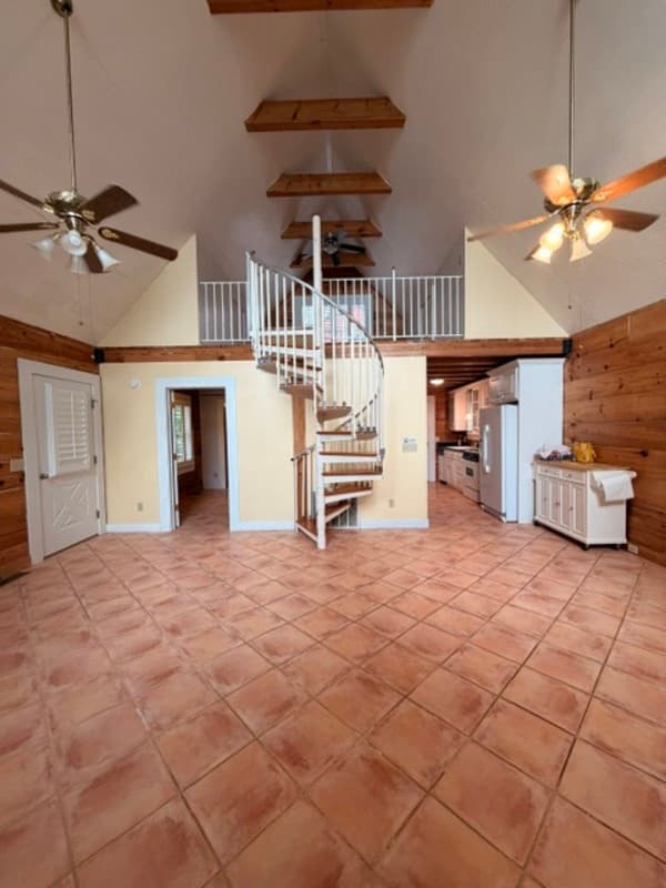 Prosperity House: 127 Oak Pointe Road