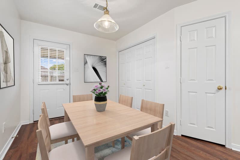 Dickinson Townhome: 2113 Roatan Calle