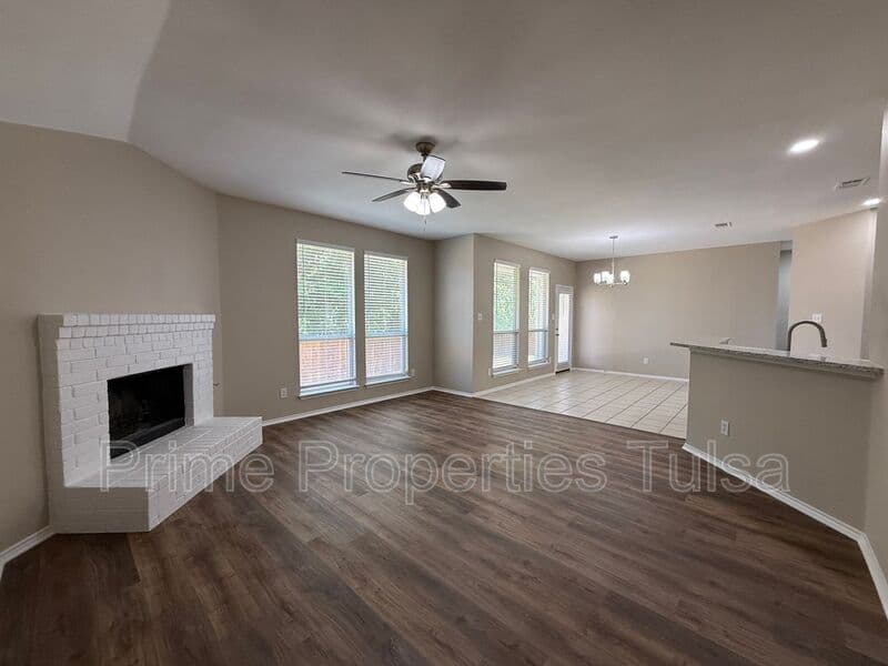 Rockwall House: 2110 Gleaner Drive