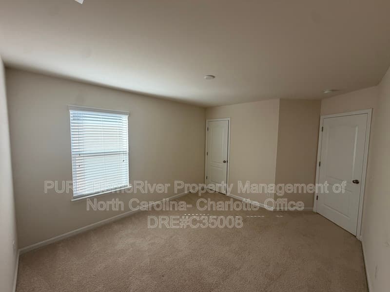 Mooresville House: 150 Farmers Folly Drive