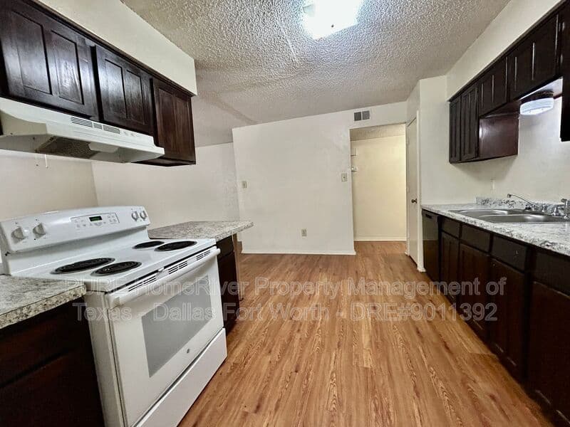 Arlington House: 3502 Littlestone Drive