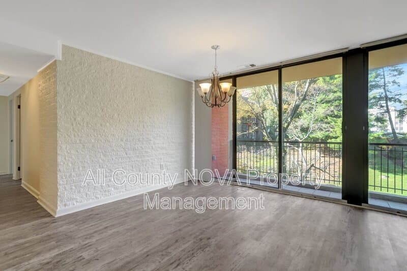 Alexandria Condo: 4 S Van Dorn St