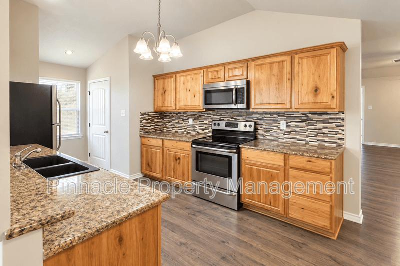 San Angelo House: 2213 S Johnson St