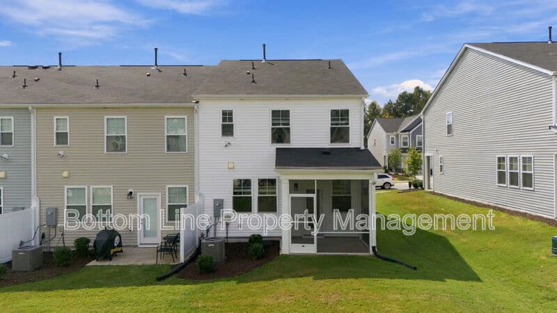 Durham Townhome: 5811 Woodlawn Dr