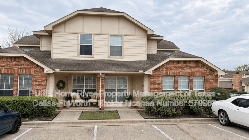 Duncanville House: 611 Oriole Blvd