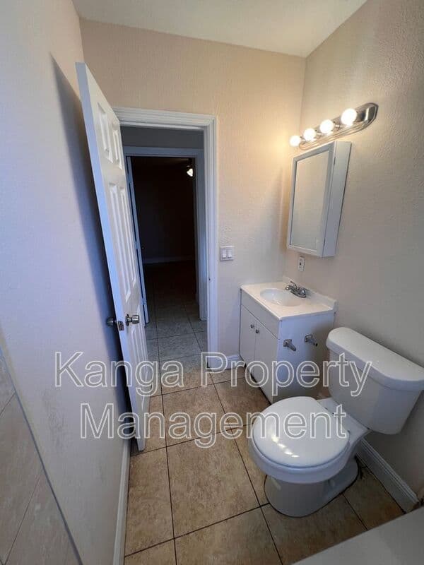 Lake Worth Condo: 4821 Vermont Ave