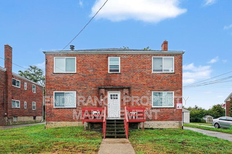 Cincinnati Condo: 629 Maple Dr
